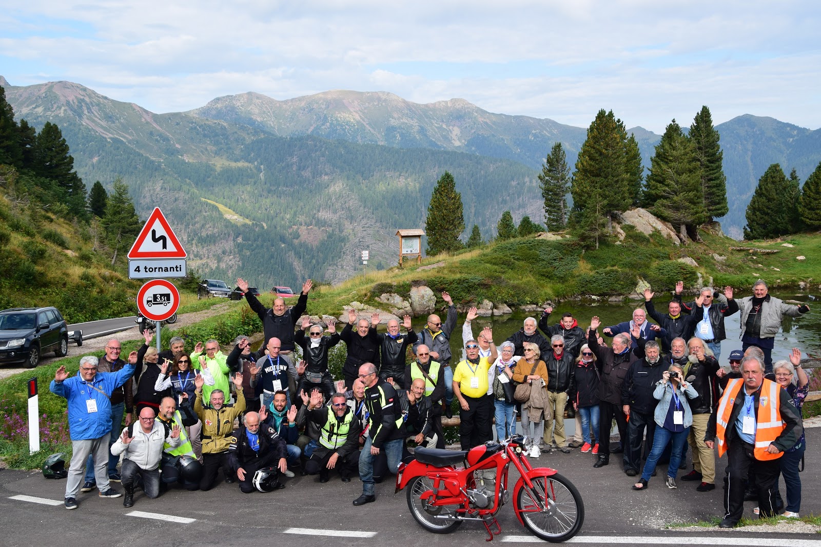 Motodolomitica 2019 partecipanti con moto gilera gran sport 1930